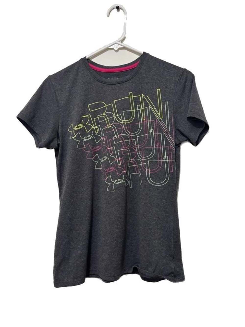 Under Armour Women's Gray 'RUN' Graphic Performance T-Shirt